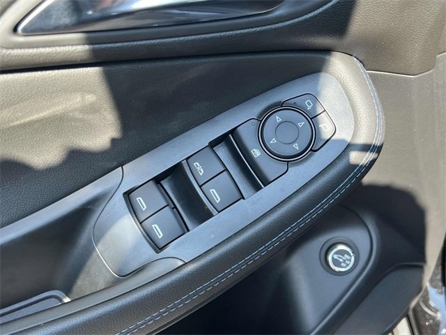2025 Buick Encore GX Sport Touring photo 9