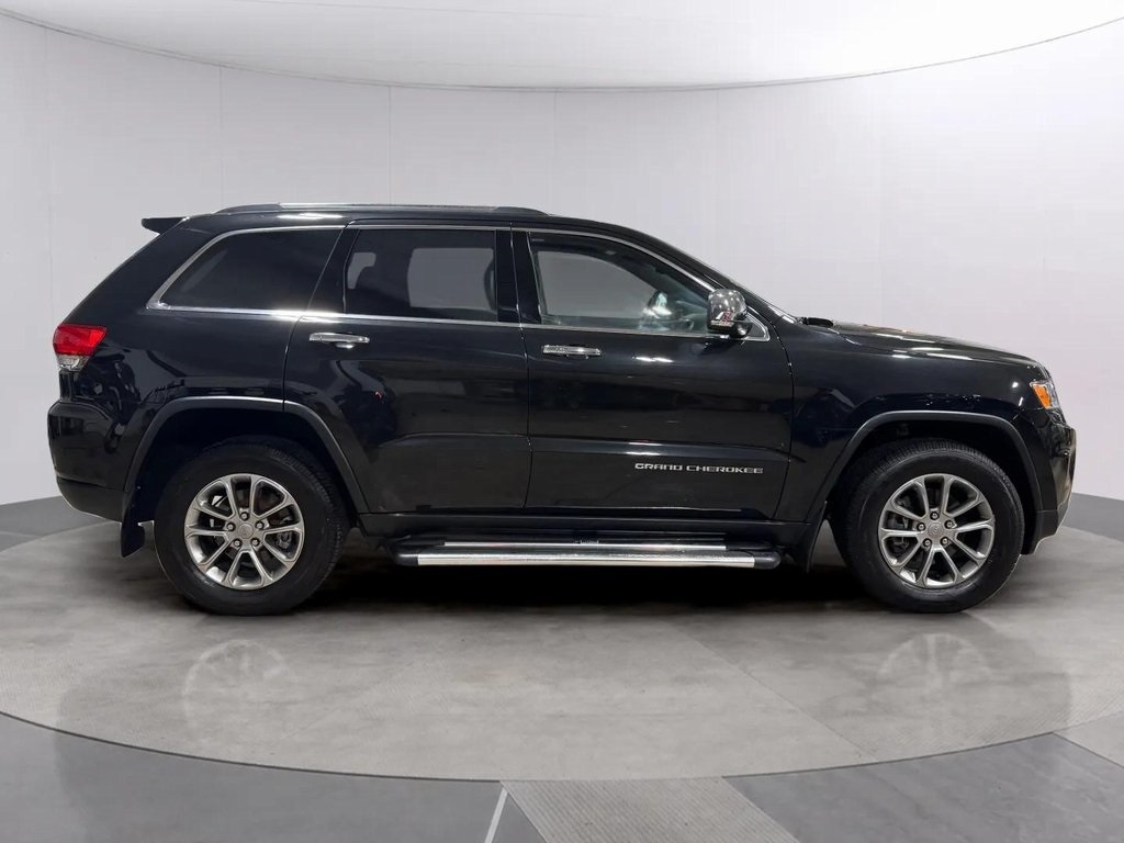 Used 2016 Jeep Grand Cherokee Limited with VIN 1C4RJFBG9GC303742 for sale in Oconomowoc, WI