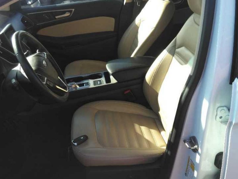 2024 Ford Edge SEL photo 3