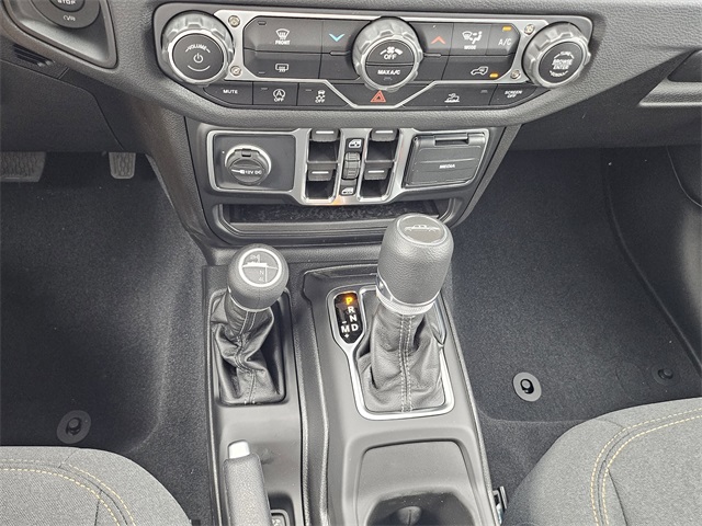 2025 Jeep Gladiator Sport photo 17