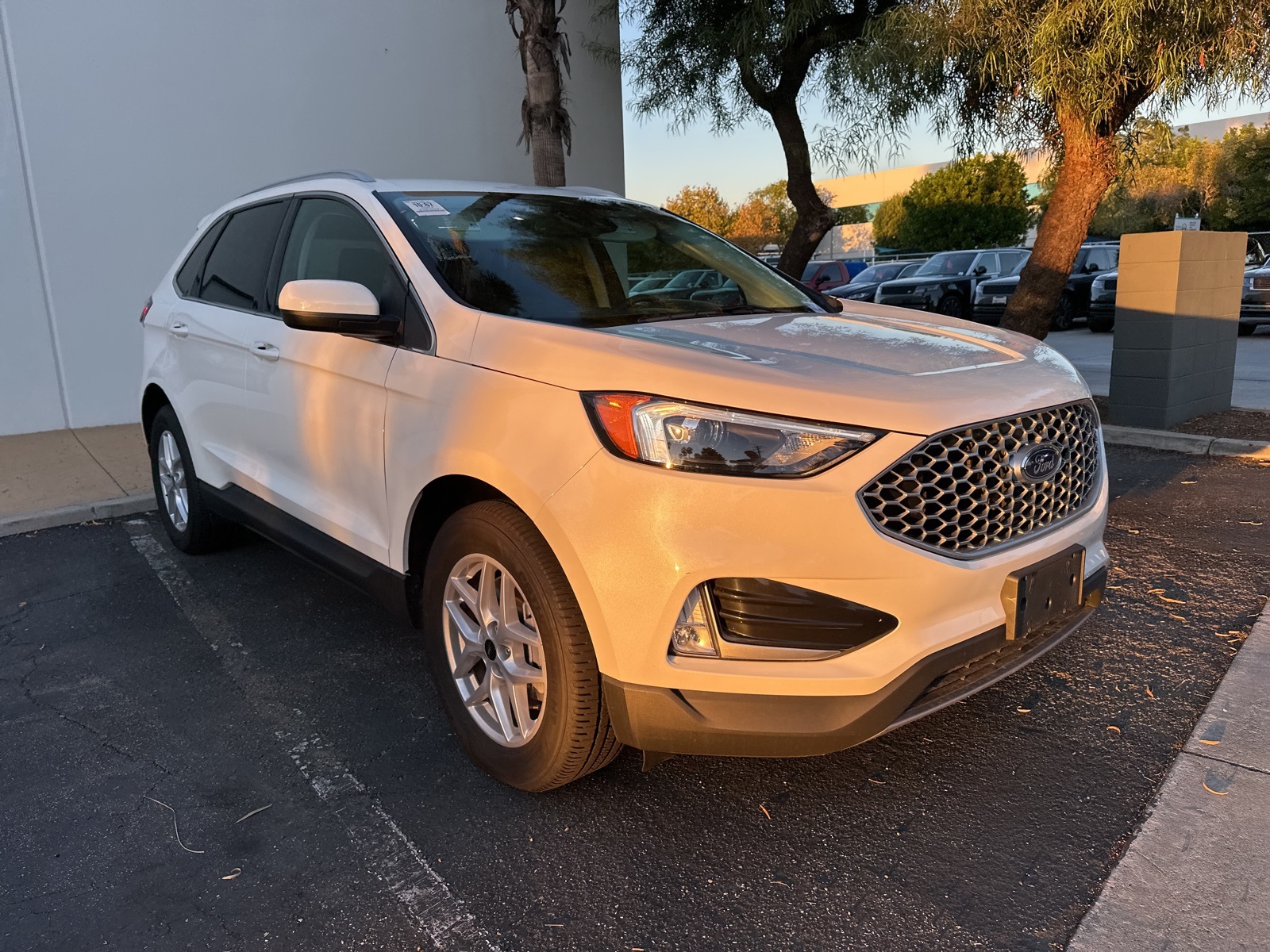 2024 Ford Edge SEL photo 2