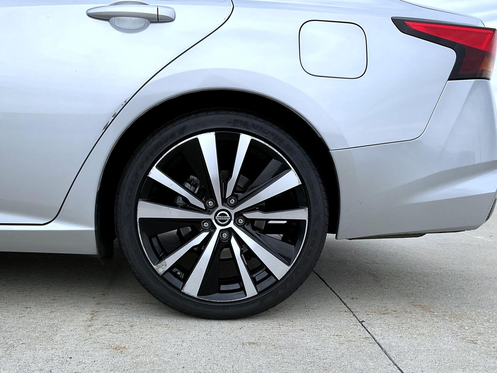 2022 Nissan Altima 2.5 SR photo 22