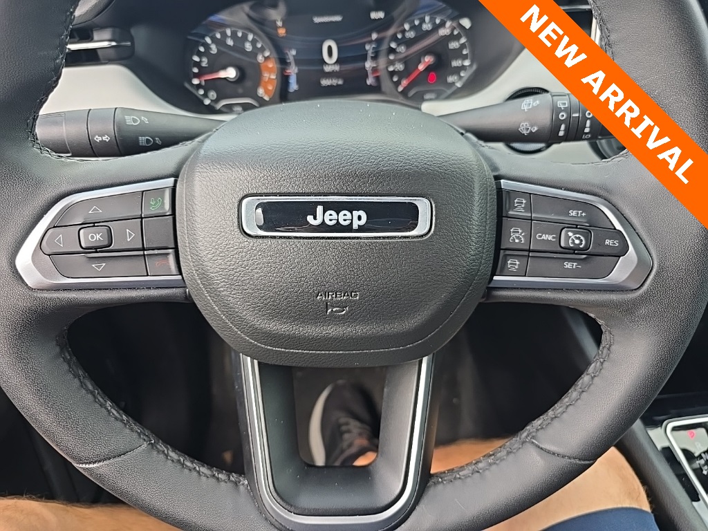 2023 Jeep Compass Limited photo 9