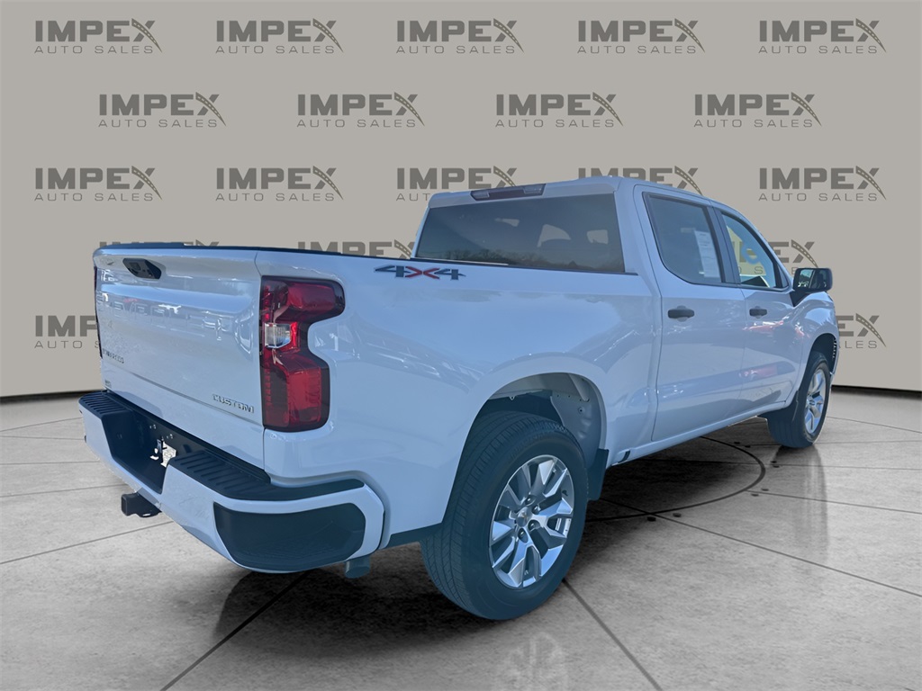 2025 Chevrolet Silverado 1500 Custom photo 4