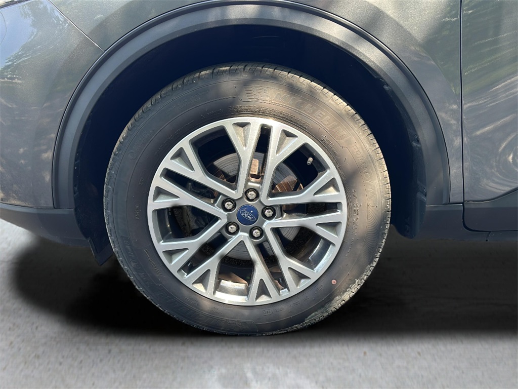 2022 Ford Escape SEL photo 22
