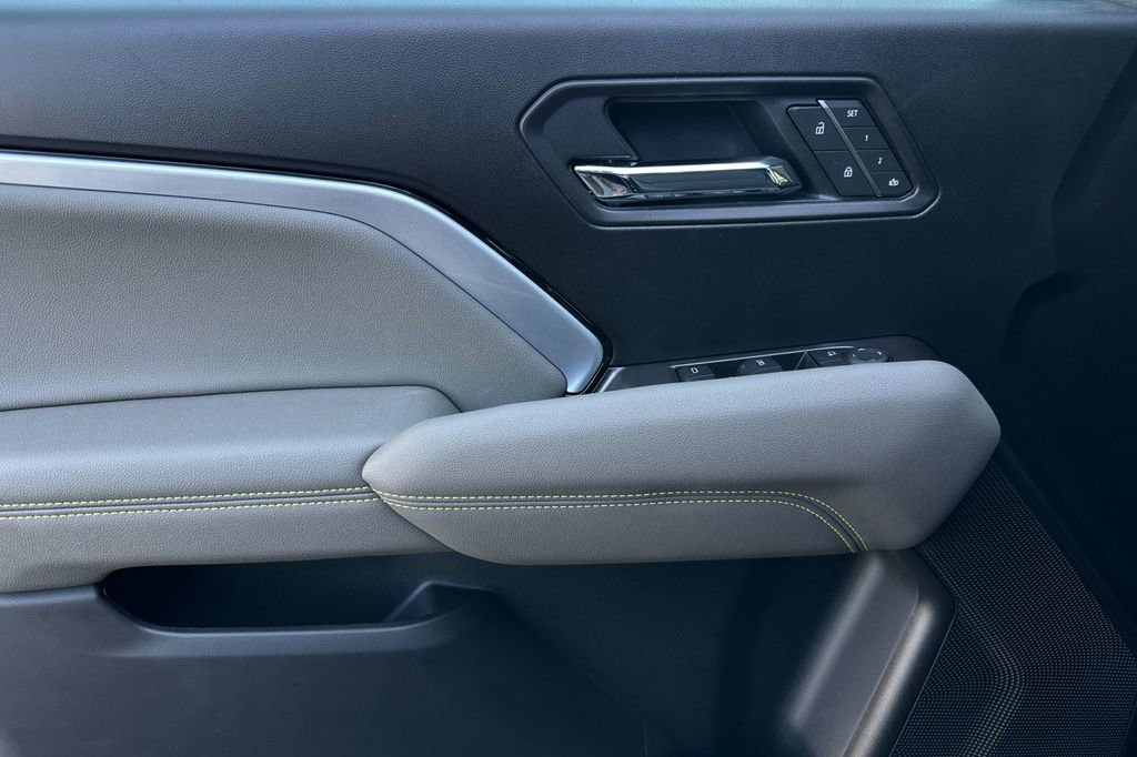 2025 Chevrolet Colorado ZR2 photo 11