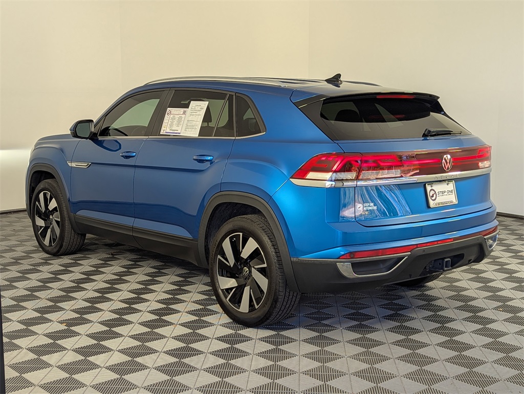 2024 Volkswagen Atlas Cross Sport SE Technology photo 3