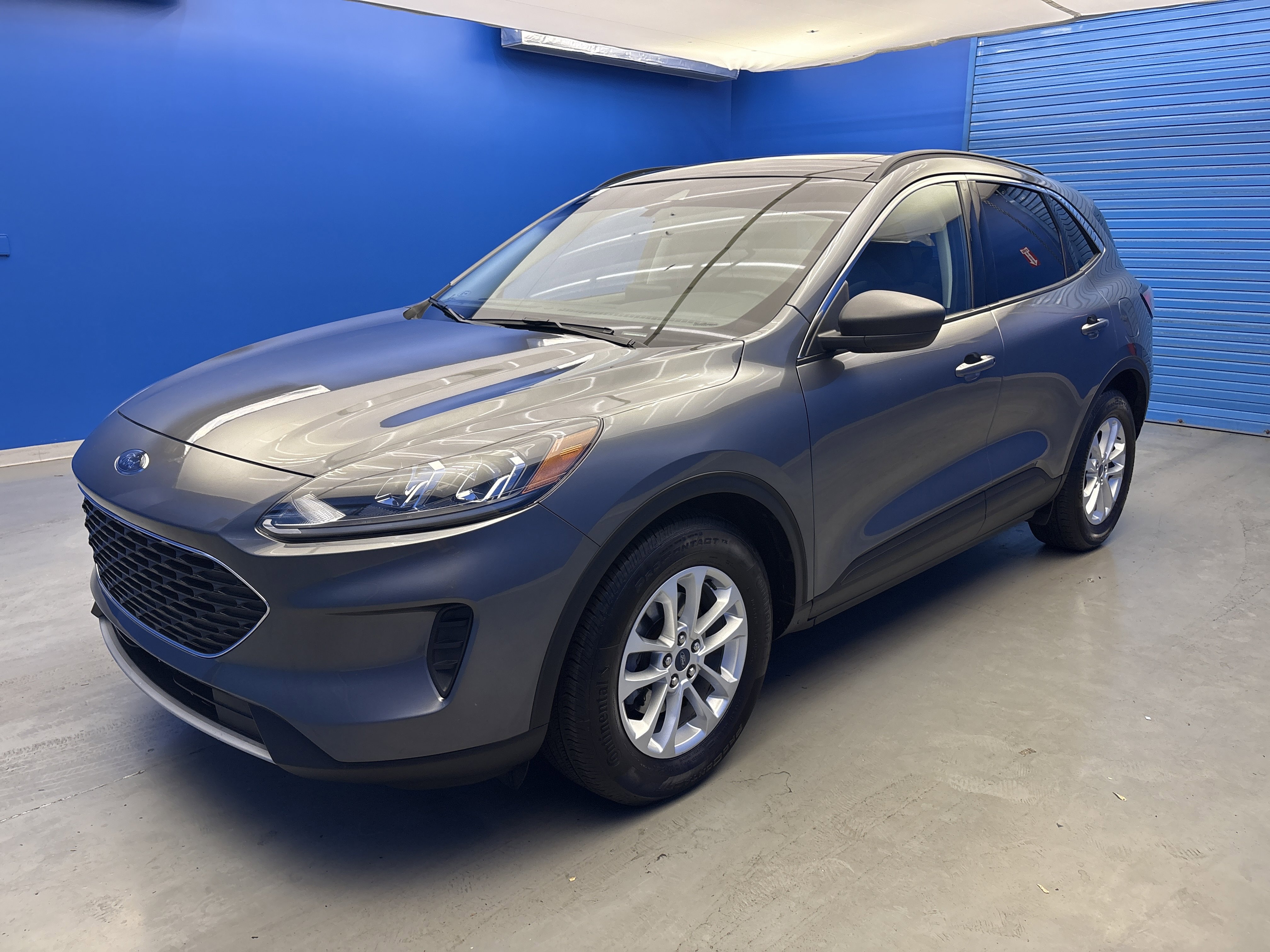2022 Ford Escape SE photo 2