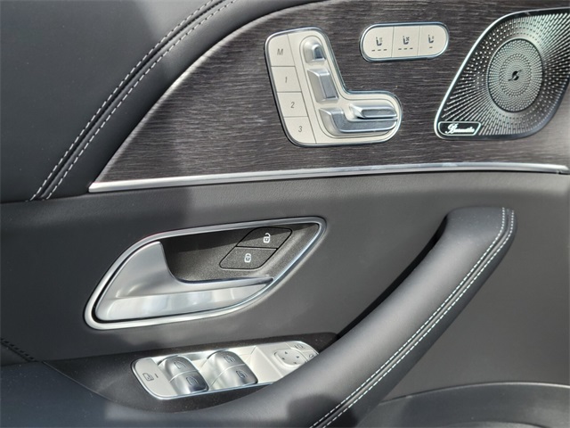 2026 Mercedes Benz GLS 63 AMG 4MATIC photo 19