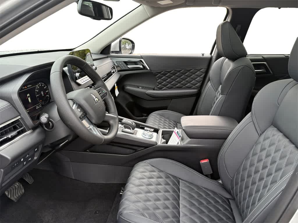 2025 Mitsubishi Outlander PHEV SEL photo 2