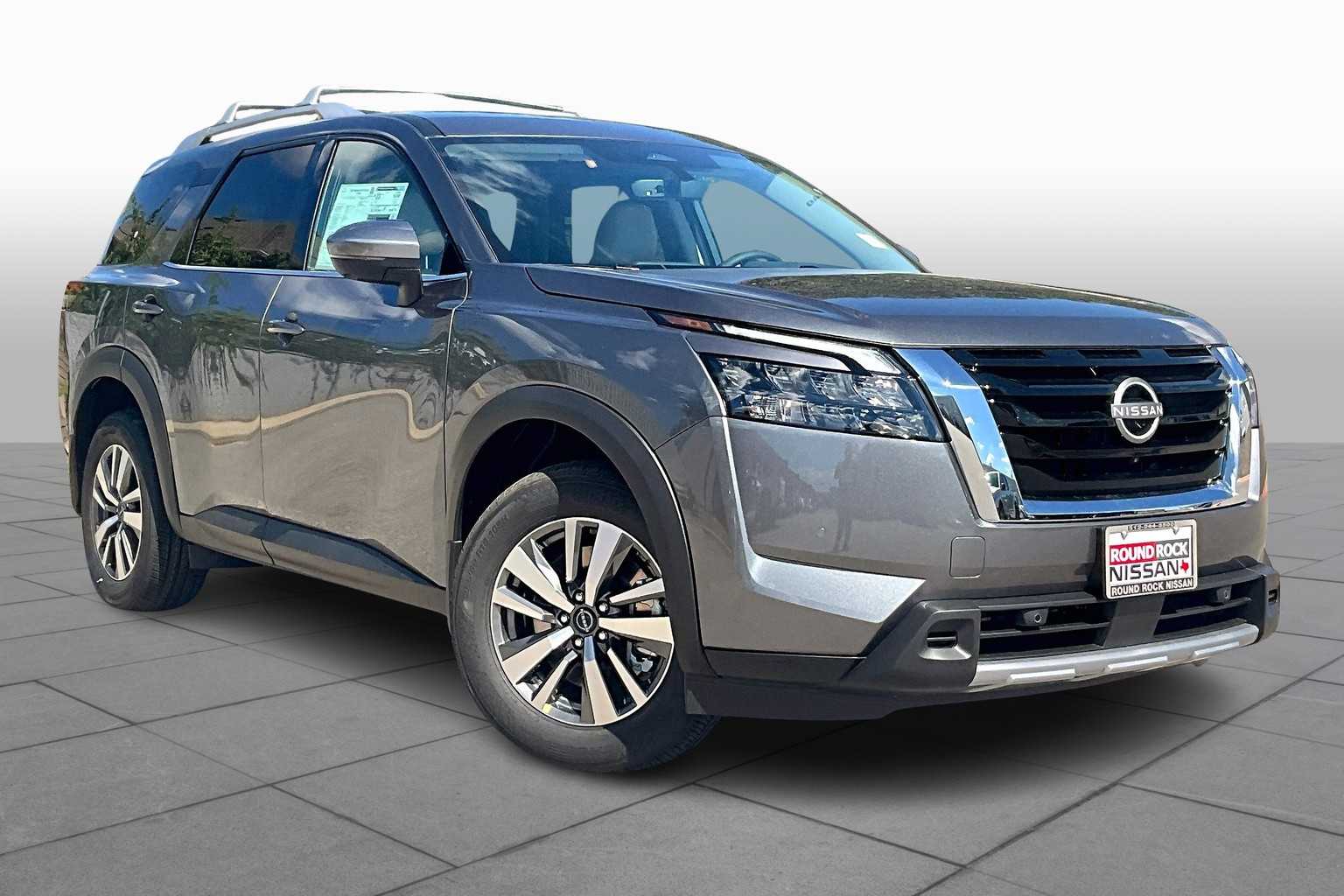 2025 Nissan Pathfinder SL photo 2