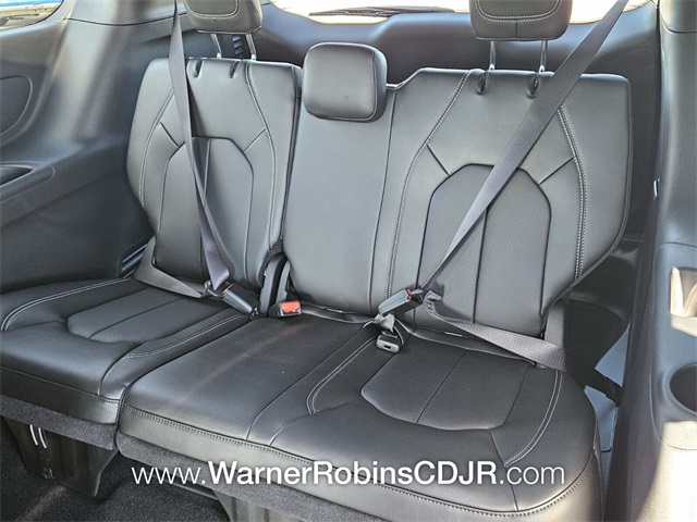 2026 Chrysler Pacifica photo 6
