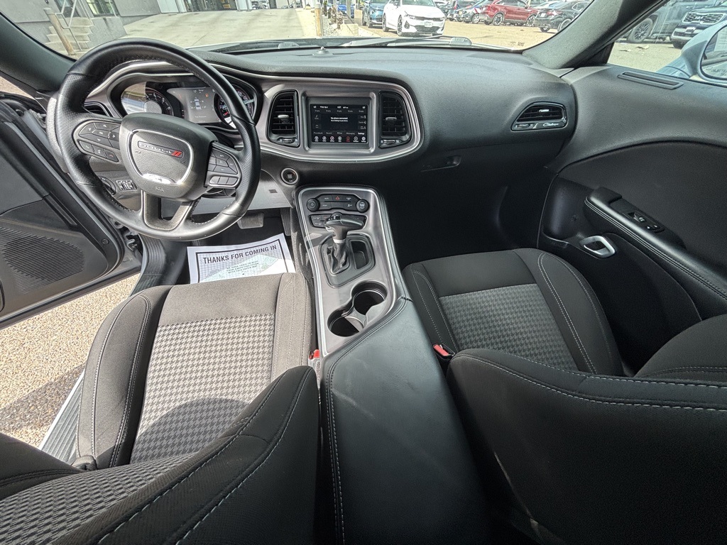 2022 Dodge Challenger SXT photo 11