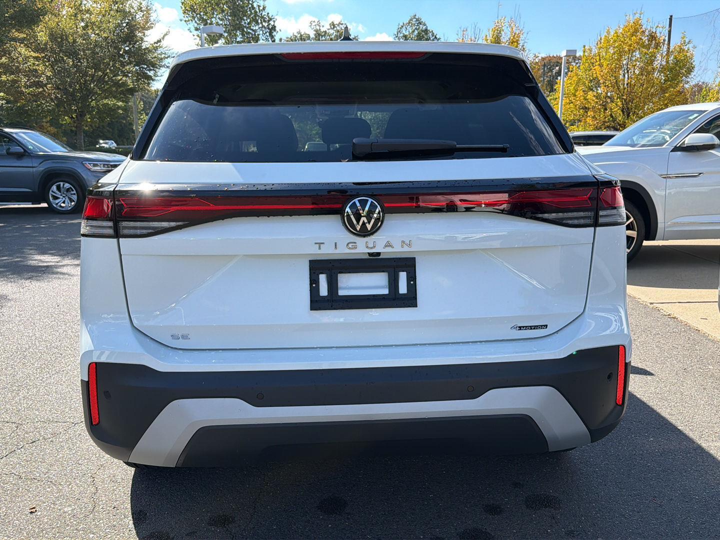 2025 Volkswagen Tiguan SE photo 3