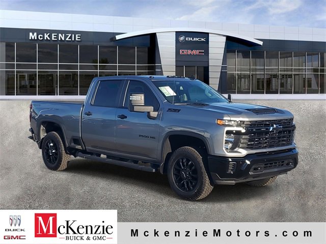 2025 Chevrolet Silverado 2500HD Custom's photo