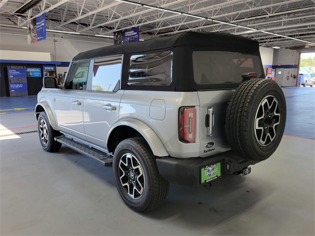 2023 Ford Bronco Outer Banks photo 7