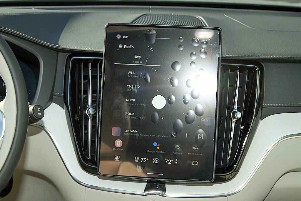 2026 VOLVO XC60 - Image 26