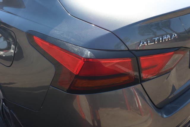 2020 Nissan Altima 2.5 SR photo 6