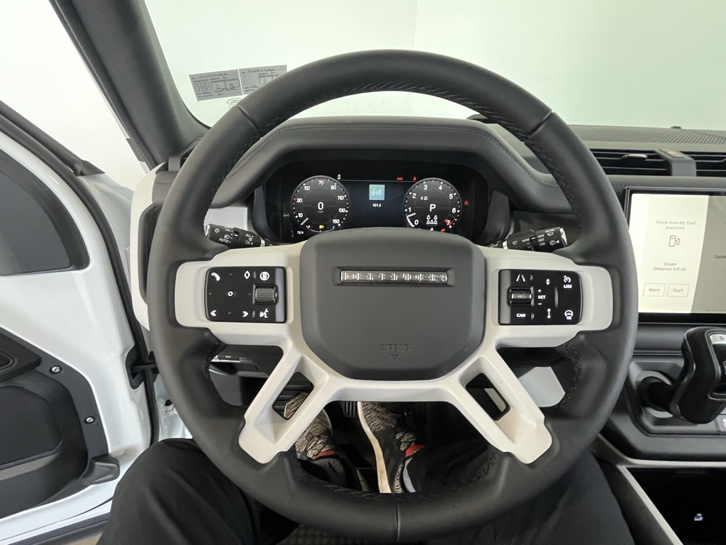 2025 Land Rover Defender 130 X-Dynamic SE photo 20