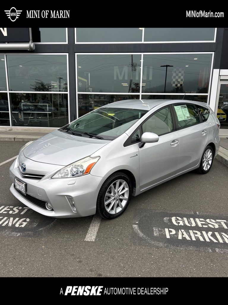 2013 Toyota Prius v Five