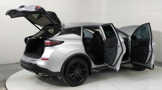 Used 2024 Brilliant Silver Metallic Nissan Platinum image 12