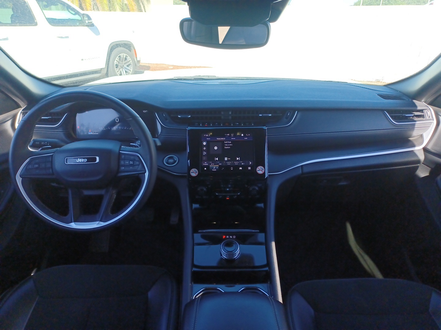 2023 Jeep Grand Cherokee Laredo Altitude photo 8