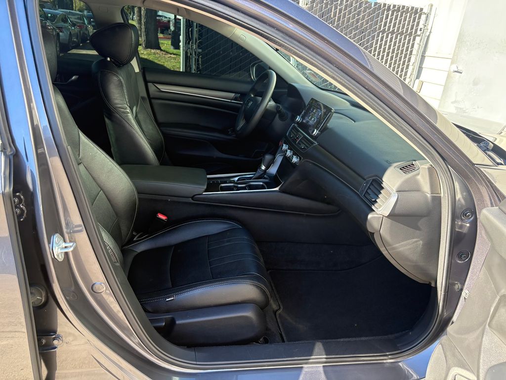 2022 Honda Accord LX photo 22