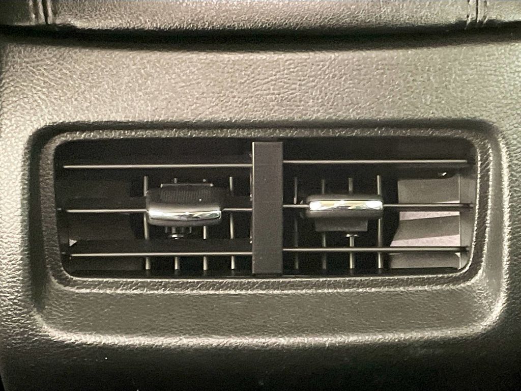 2023 Ford Edge SEL photo 24