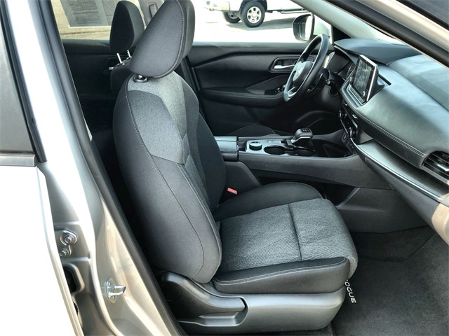2024 Nissan Rogue SV photo 14
