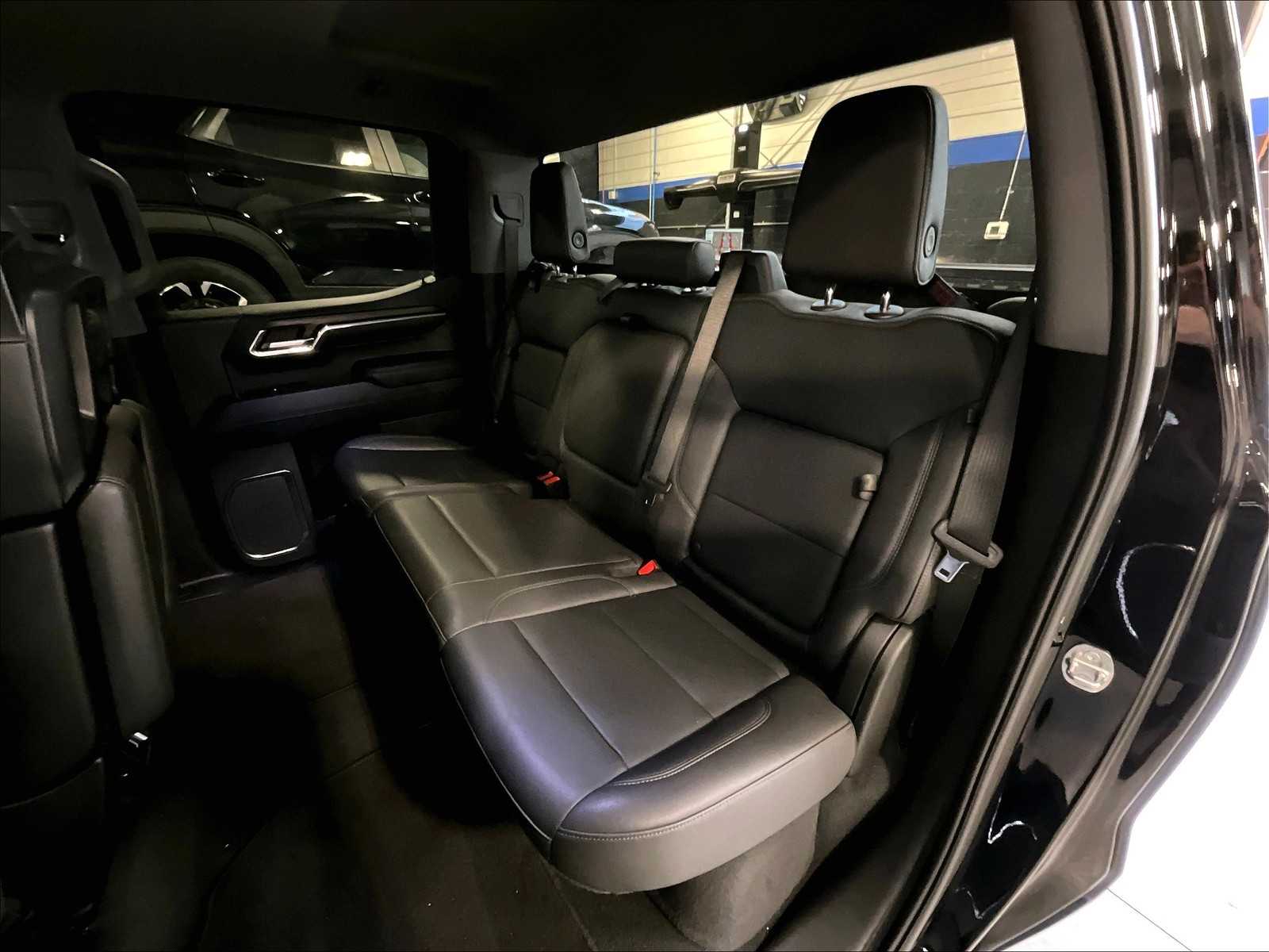 2024 Gmc Sierra 1500 SLT photo 14