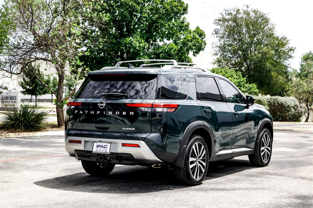 2025 Nissan Pathfinder Platinum photo 4