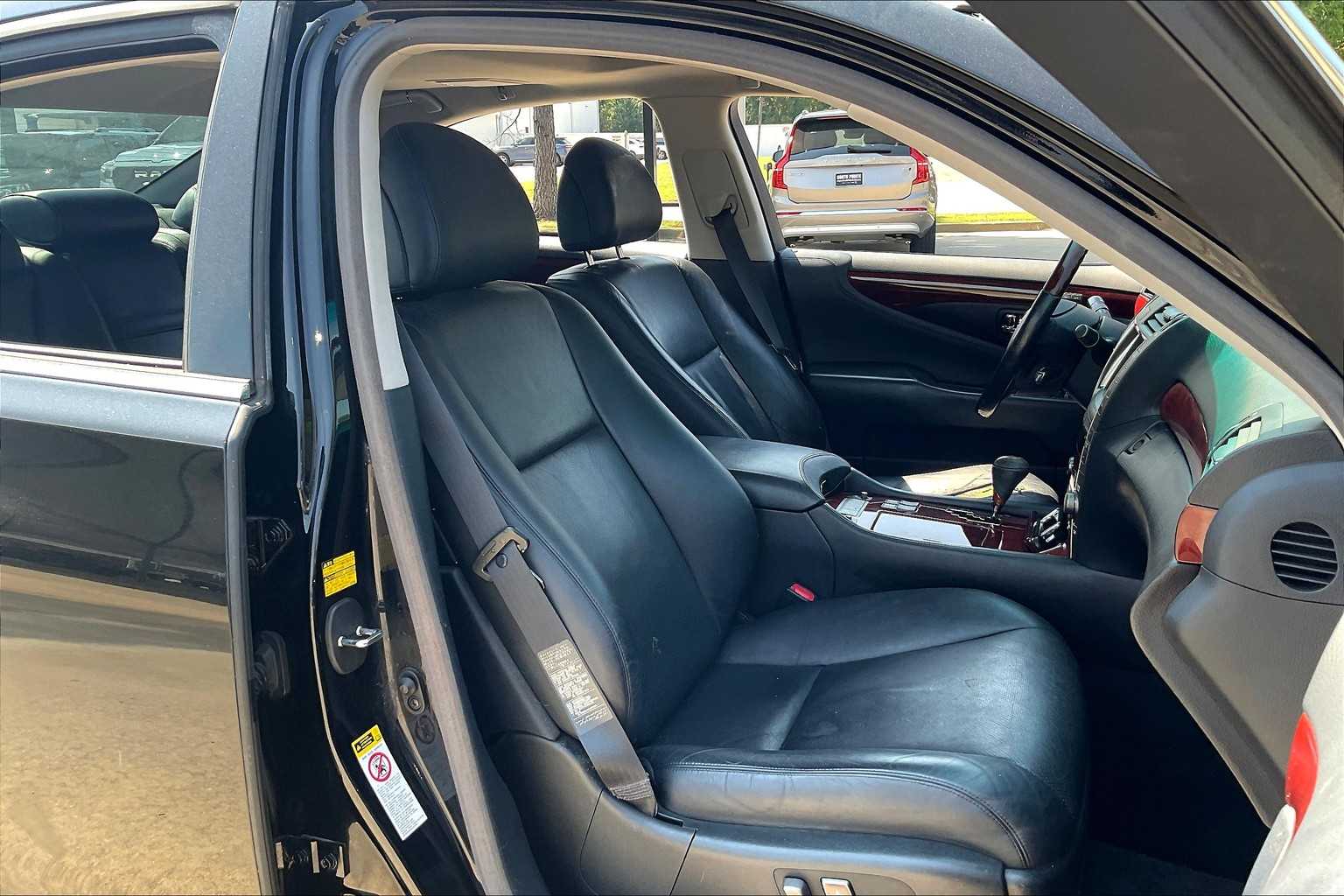 2009 Lexus LS 460 photo 8