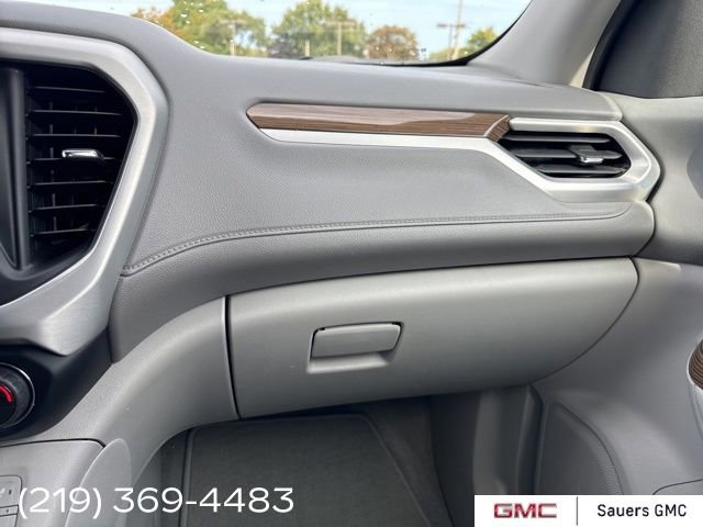 2017 Gmc Acadia SLE photo 15