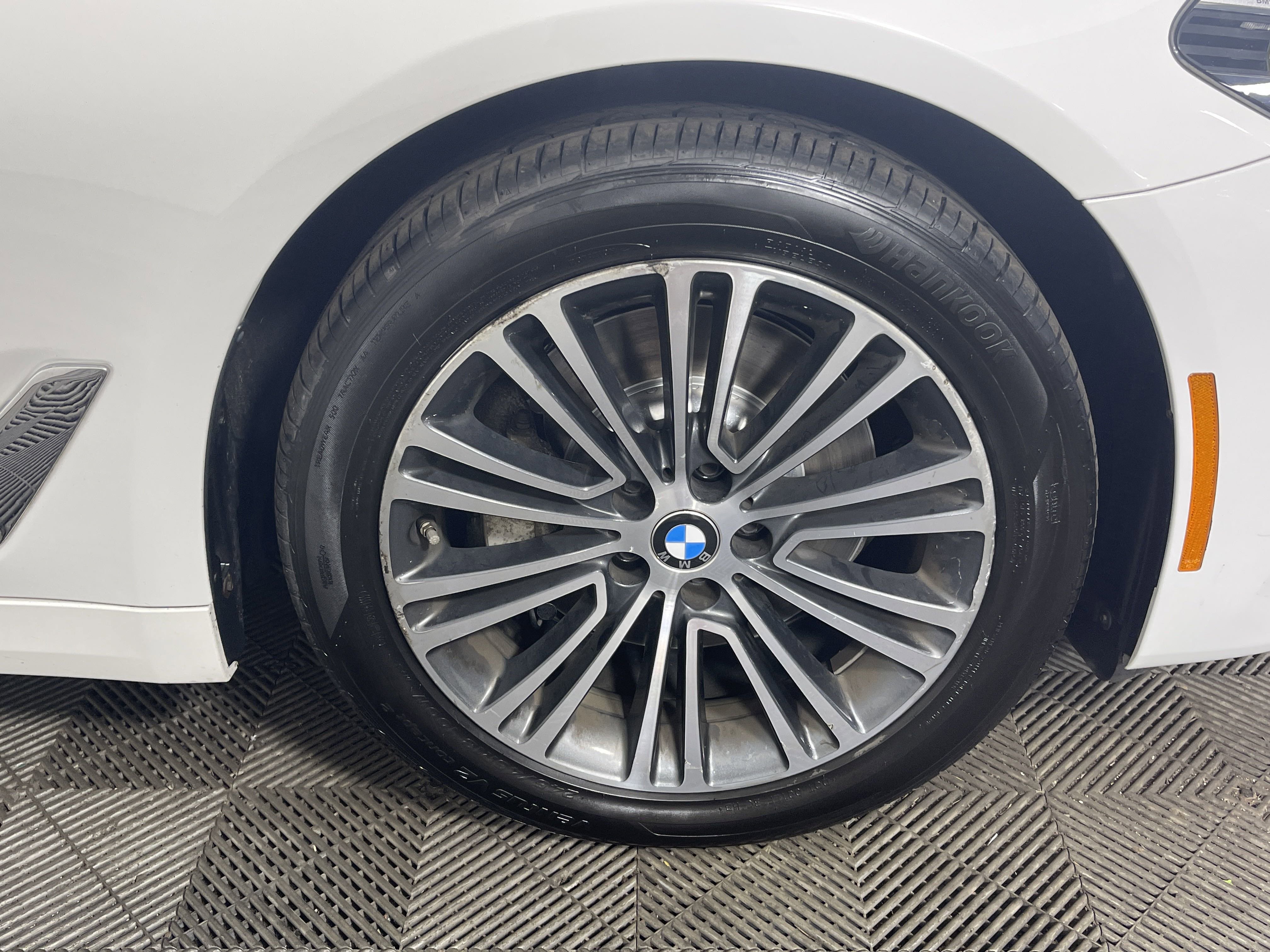 2019 Bmw 530i xDrive Sedan photo 3