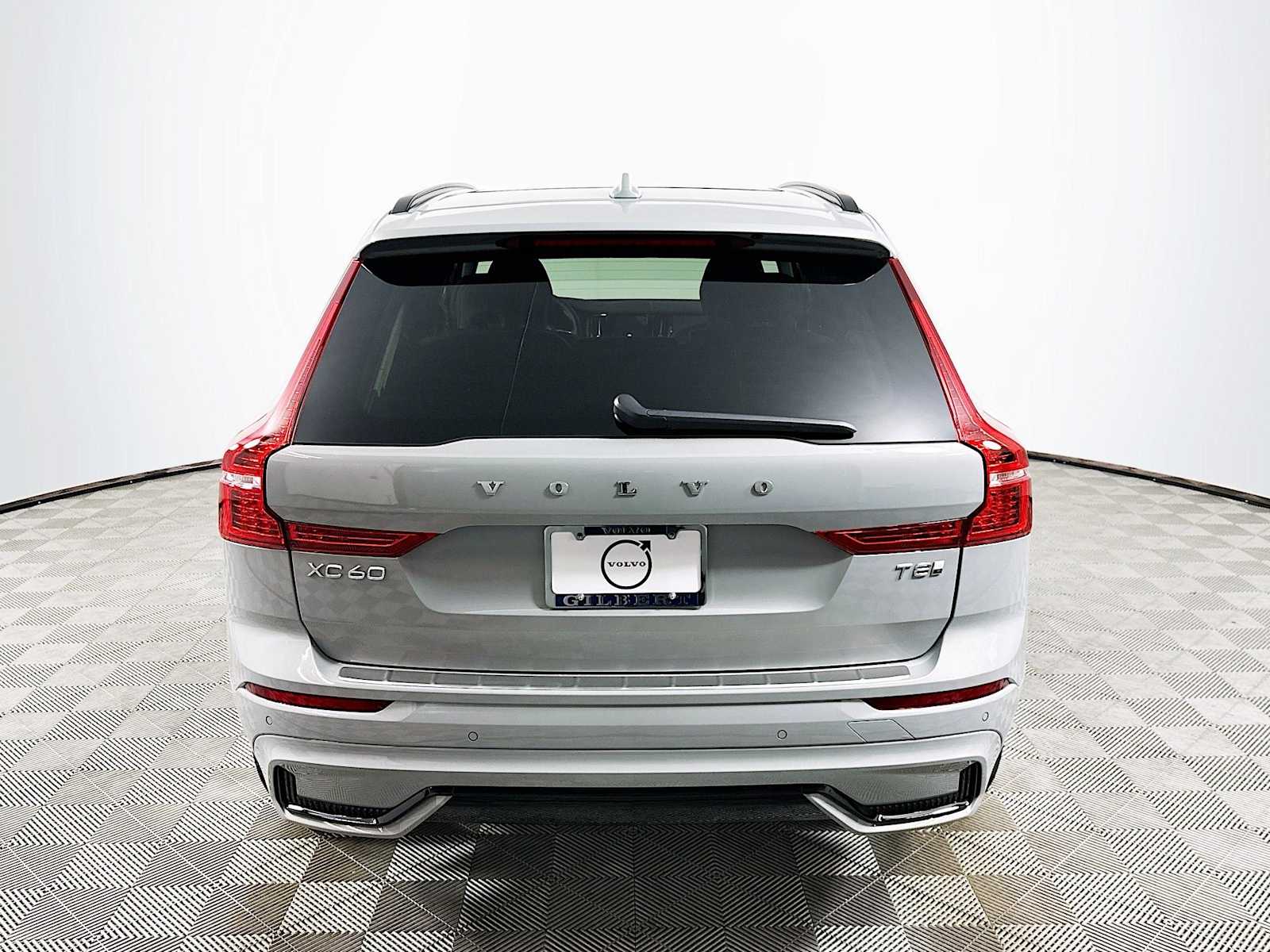 2025 Volvo XC60 T8 Plus photo 5