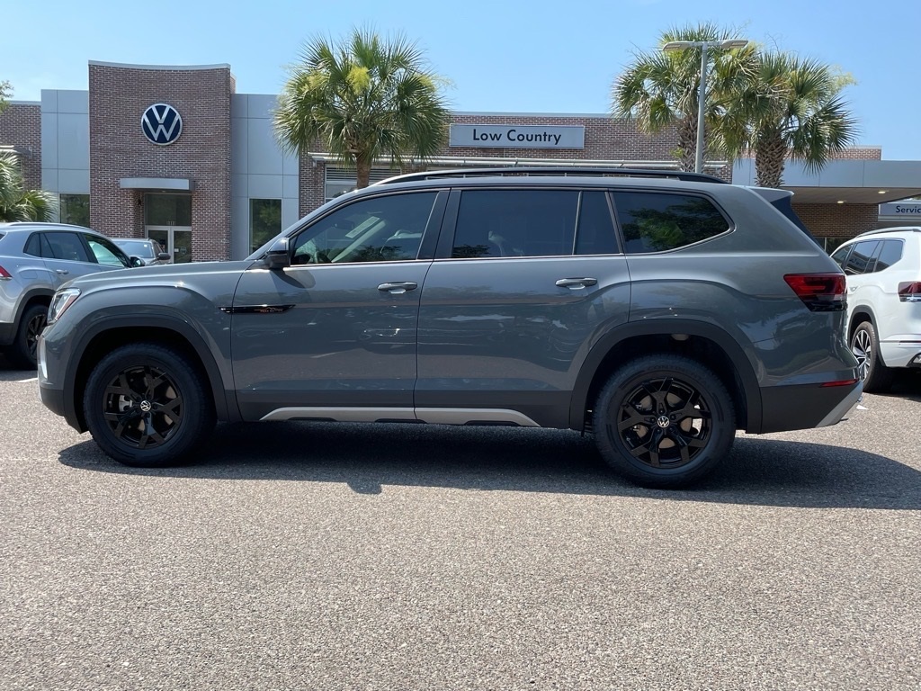 2025 Volkswagen Atlas Peak Edition SE photo 19
