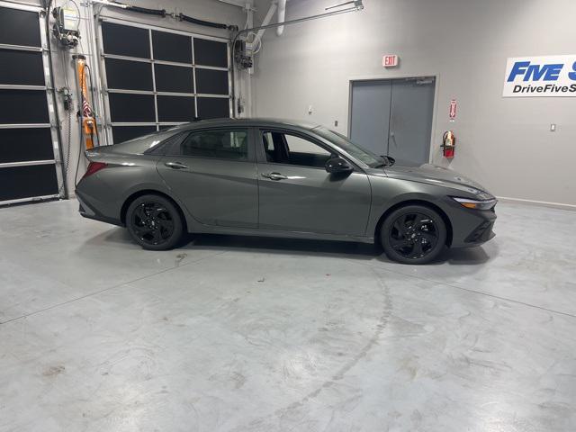 2026 Hyundai Elantra SEL's photo