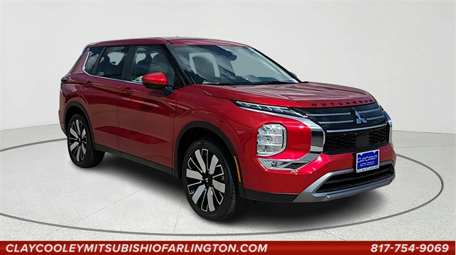 2025 Mitsubishi Outlander SE's photo
