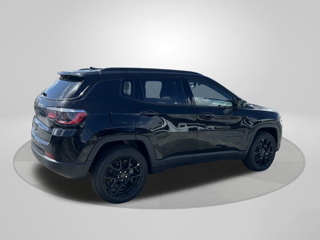 2026 Jeep Compass Latitude Altitude photo 7