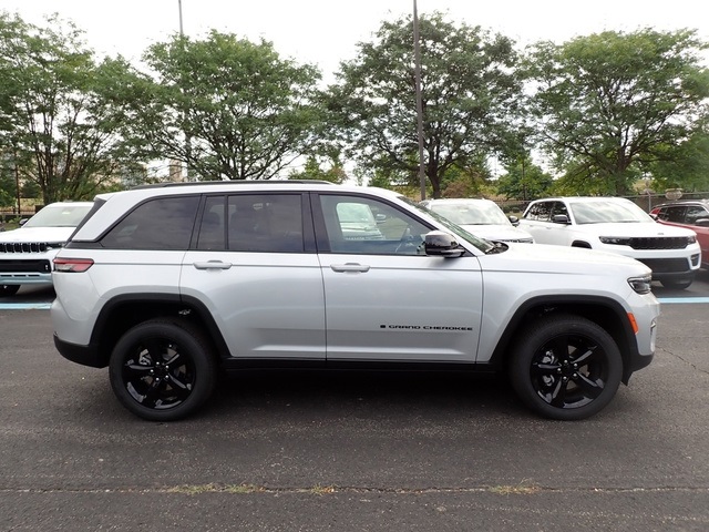 2025 Jeep Grand Cherokee Altitude X photo 5