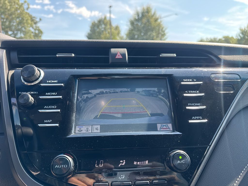2019 Toyota Camry SE photo 26