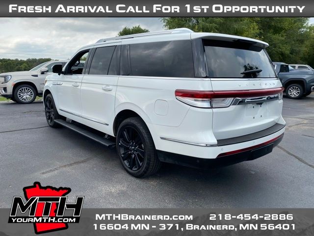 2022 Lincoln Navigator L Reserve Monochromatic photo 6