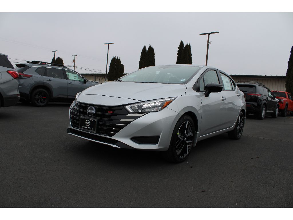 2025 Nissan Versa SR photo 3