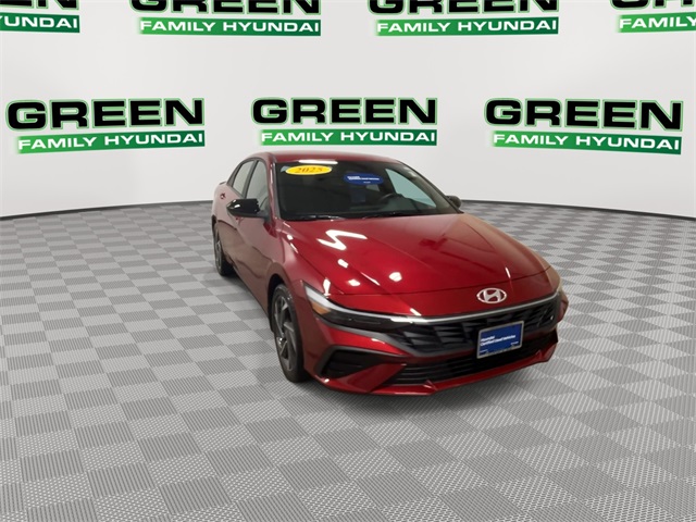 2025 Hyundai Elantra SEL Sport photo 3