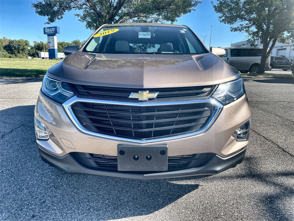 2019 Chevrolet Equinox LT photo 3