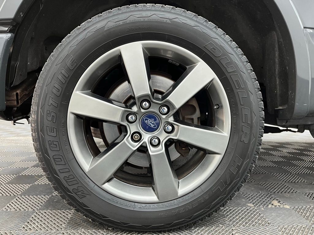 2016 Ford F-150 XLT photo 13