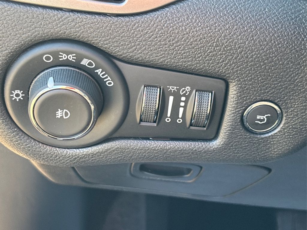 2019 Jeep Cherokee Limited photo 31