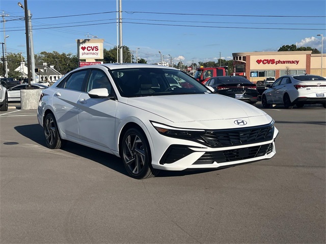 2025 Hyundai Elantra Hybrid Limited photo 3