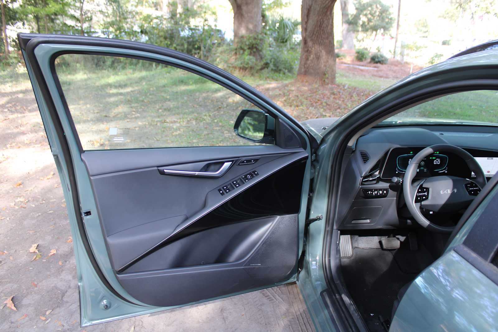 2025 Kia Niro SX photo 16