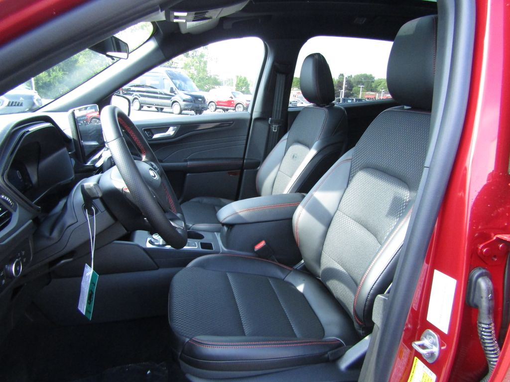 2025 Ford Escape ST-Line Select photo 11